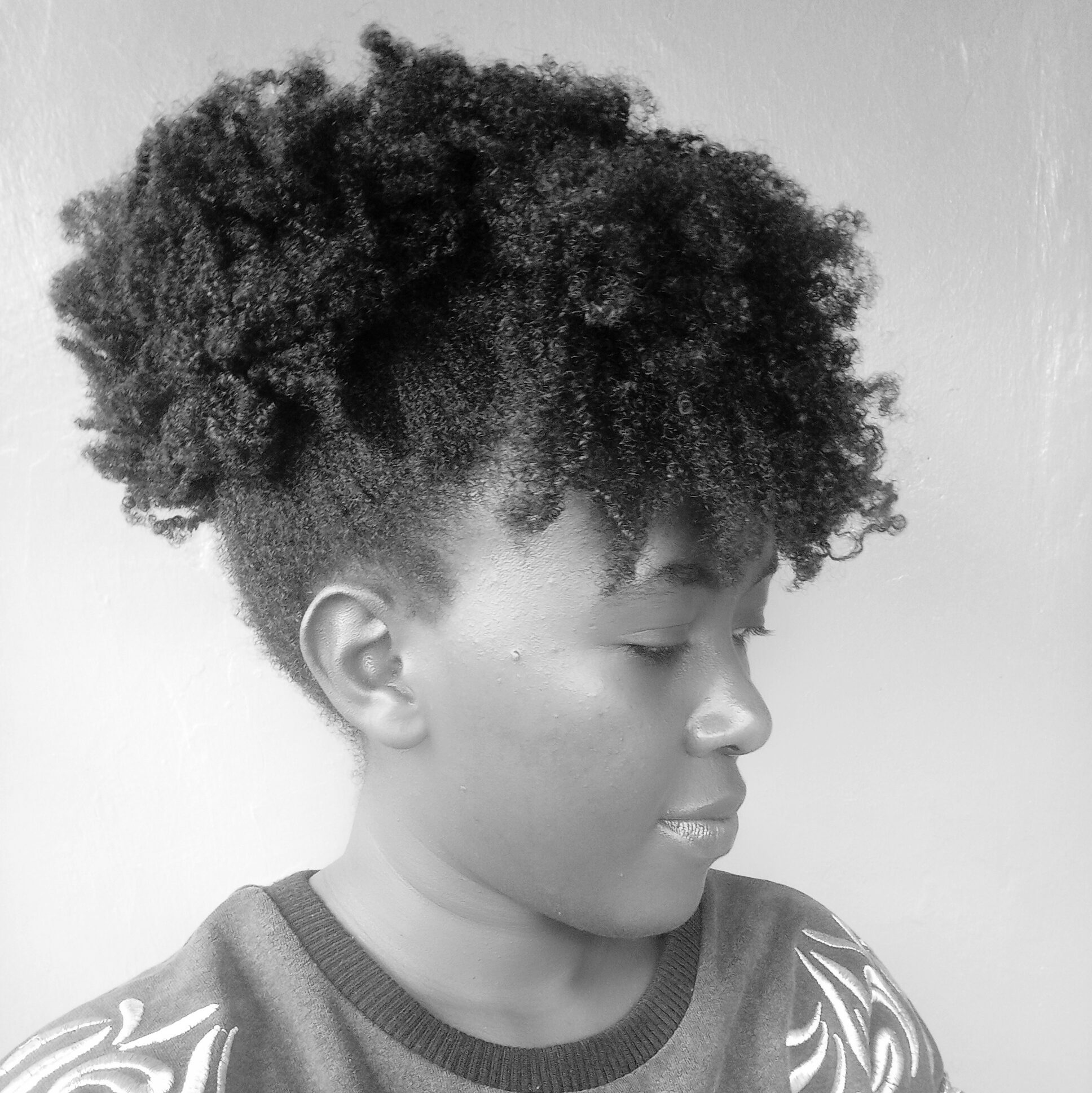 Natural hair puff with bangs
Hair puffs