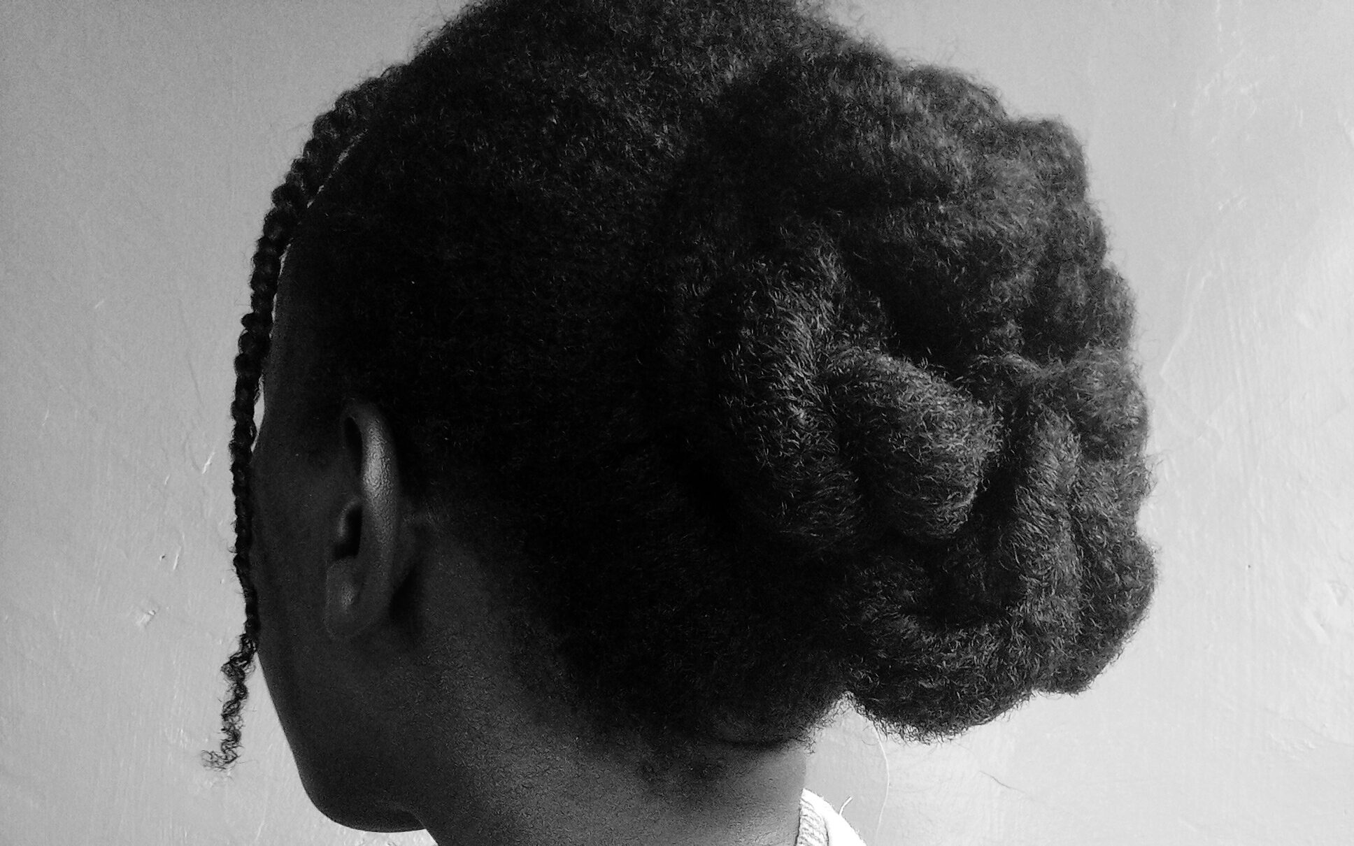 How to moisturize 4c natural hair between wash days