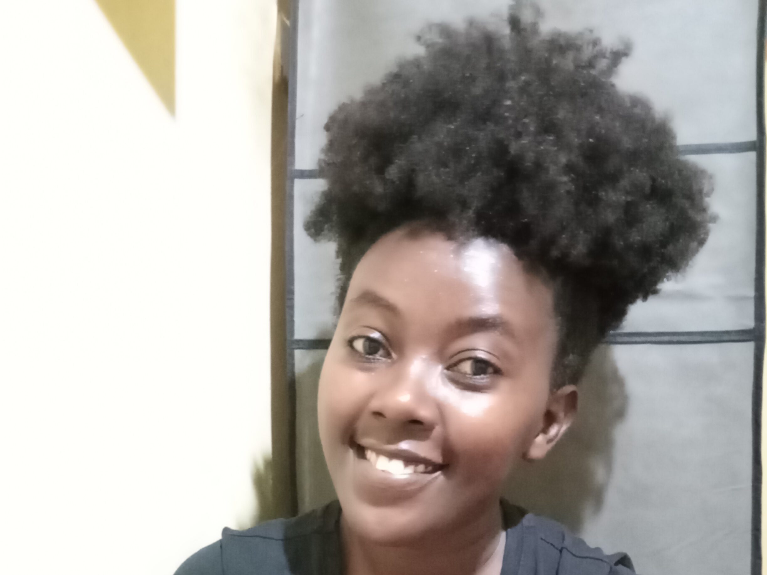 Pros of combing dry 4c natural hair 