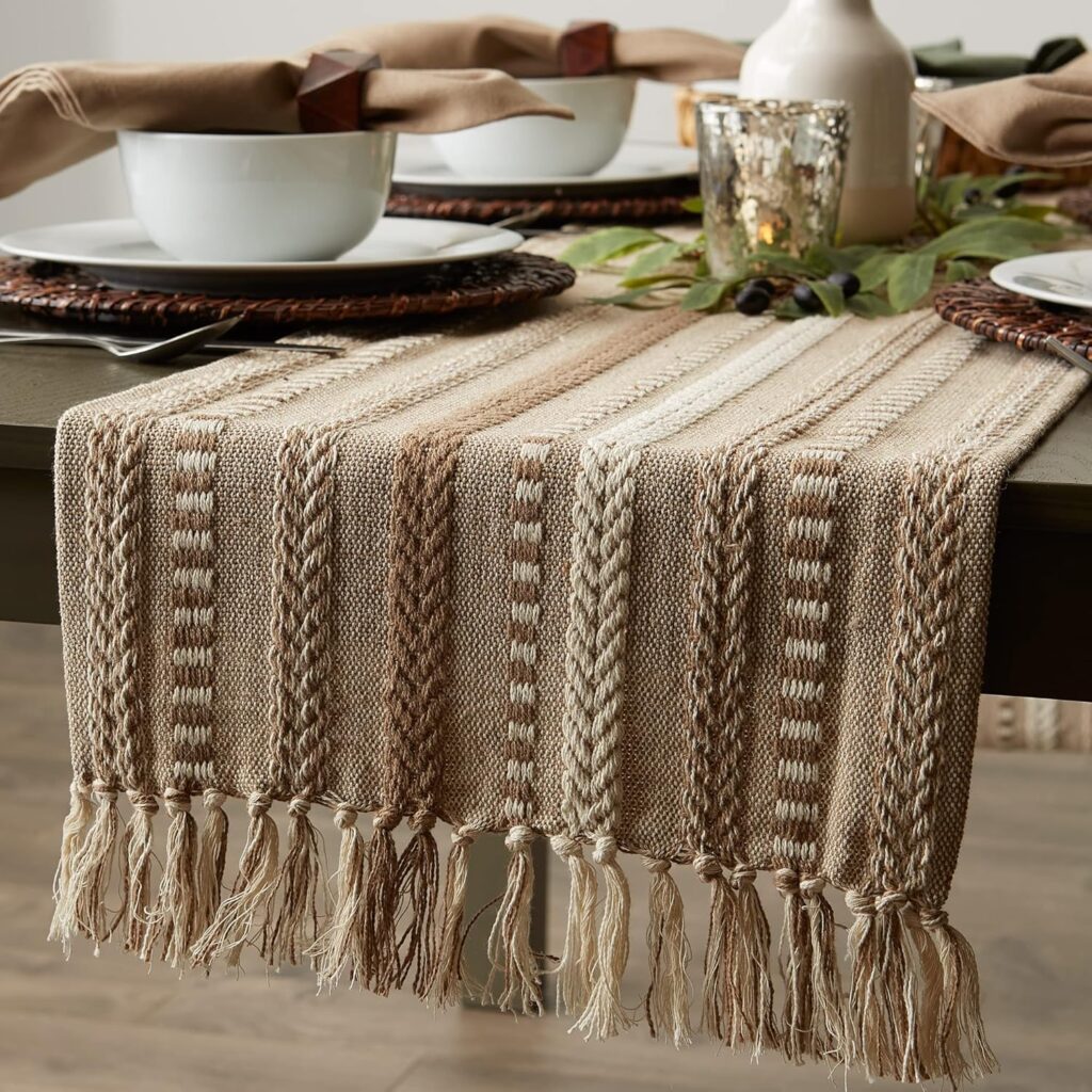 Ultimate Guide on How to Create a Luxurious Farmhouse Dining Room. 2 Ultimate Guide on How to Create a Luxurious Farmhouse Dining Room.
